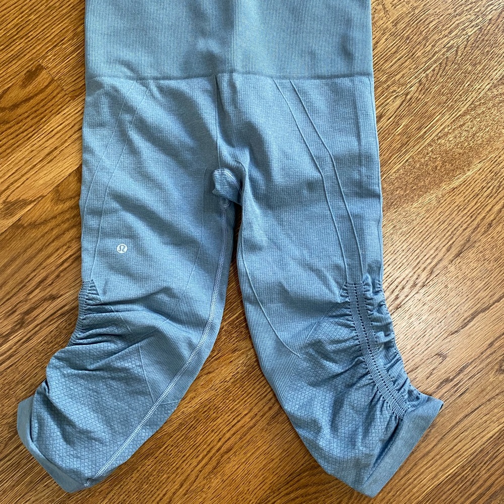 Lululemon crops